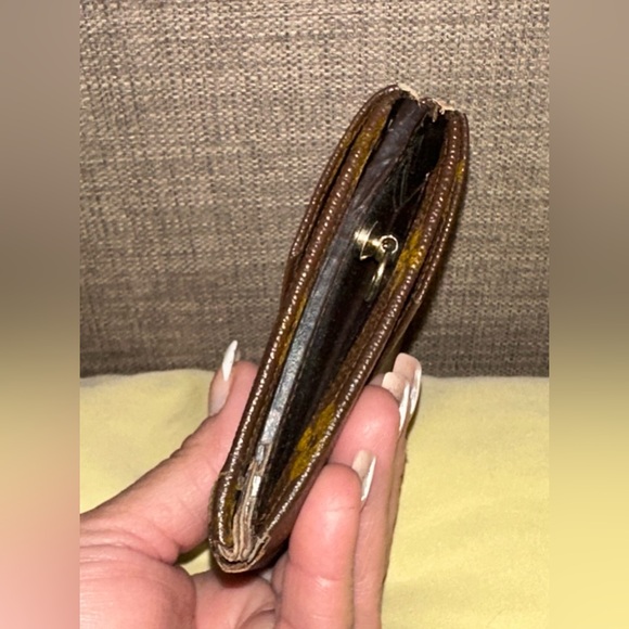 LV 🤎 Trifold With Coin Compartment - Picture 6 of 7